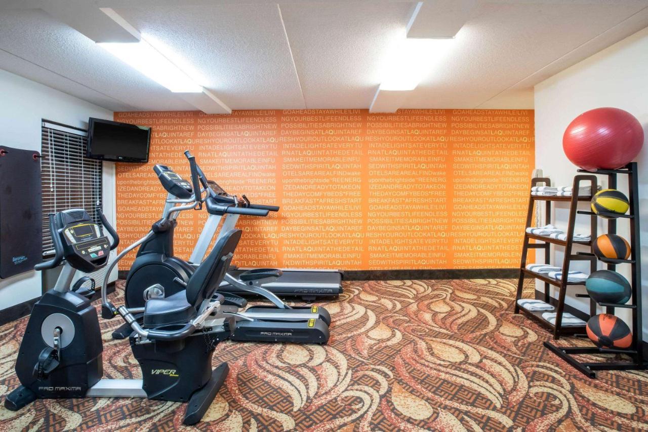 La Quinta Inn By Wyndham Davenport & Conference Center Esterno foto