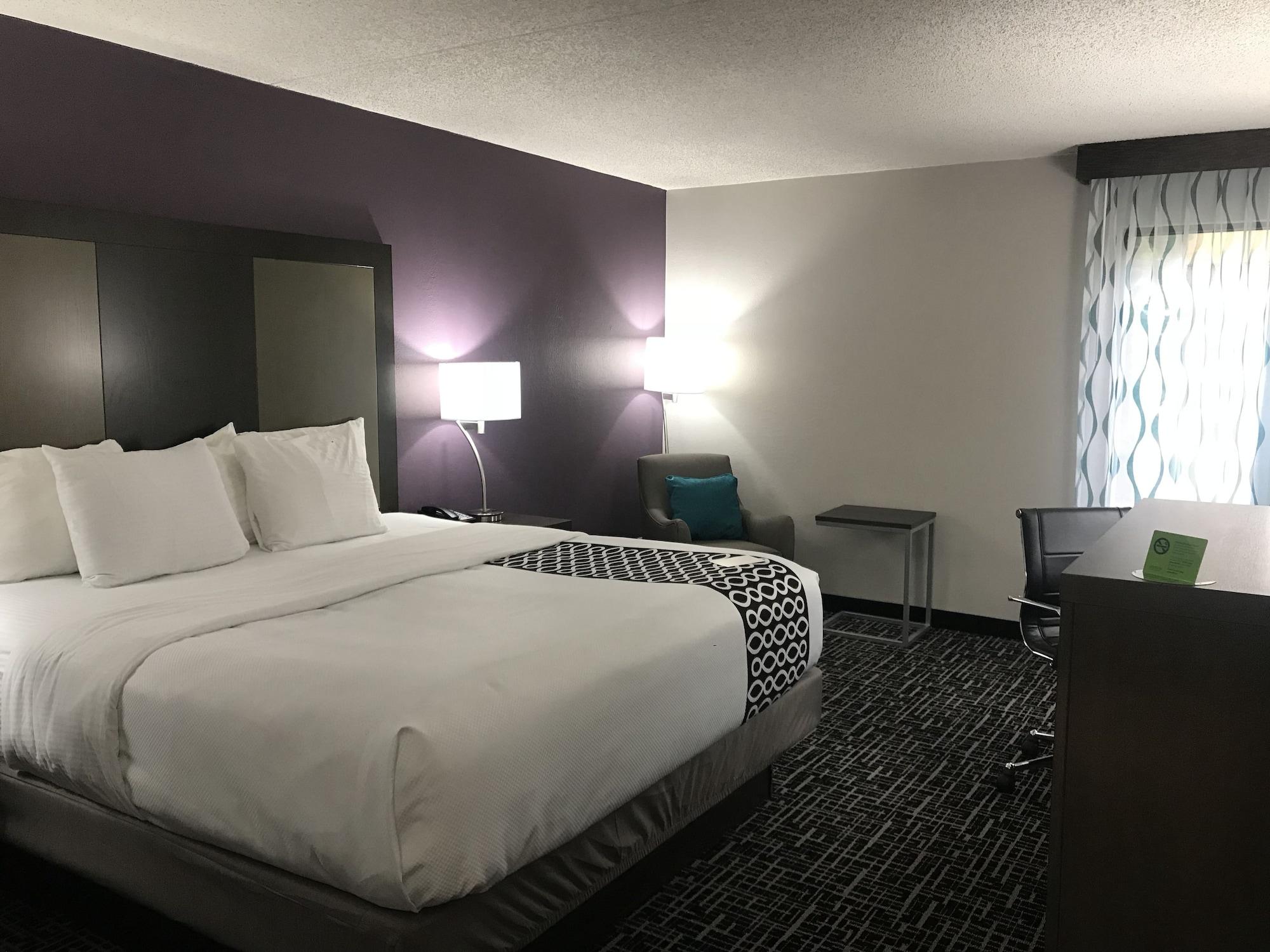 La Quinta Inn By Wyndham Davenport & Conference Center Esterno foto