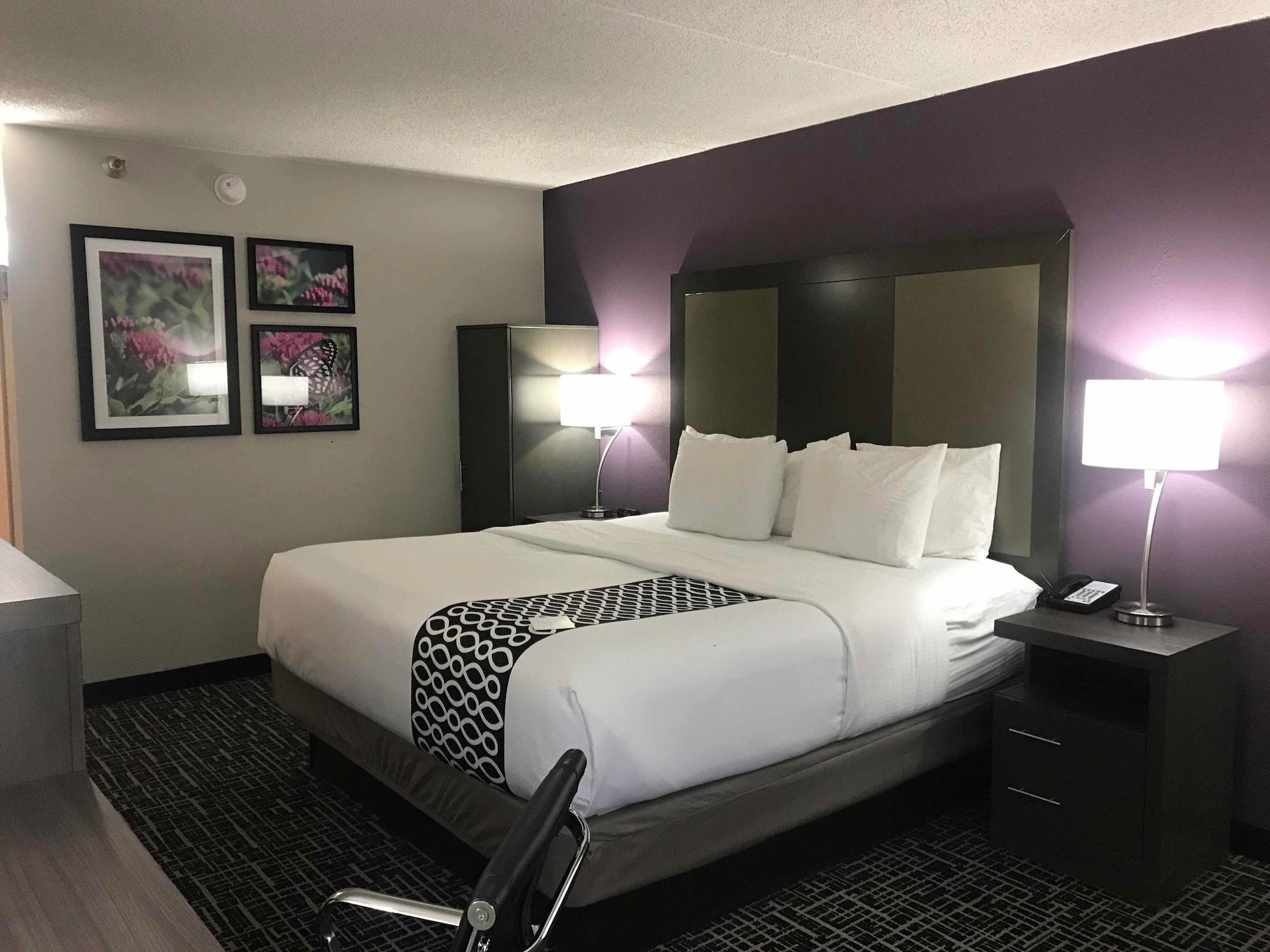 La Quinta Inn By Wyndham Davenport & Conference Center Esterno foto