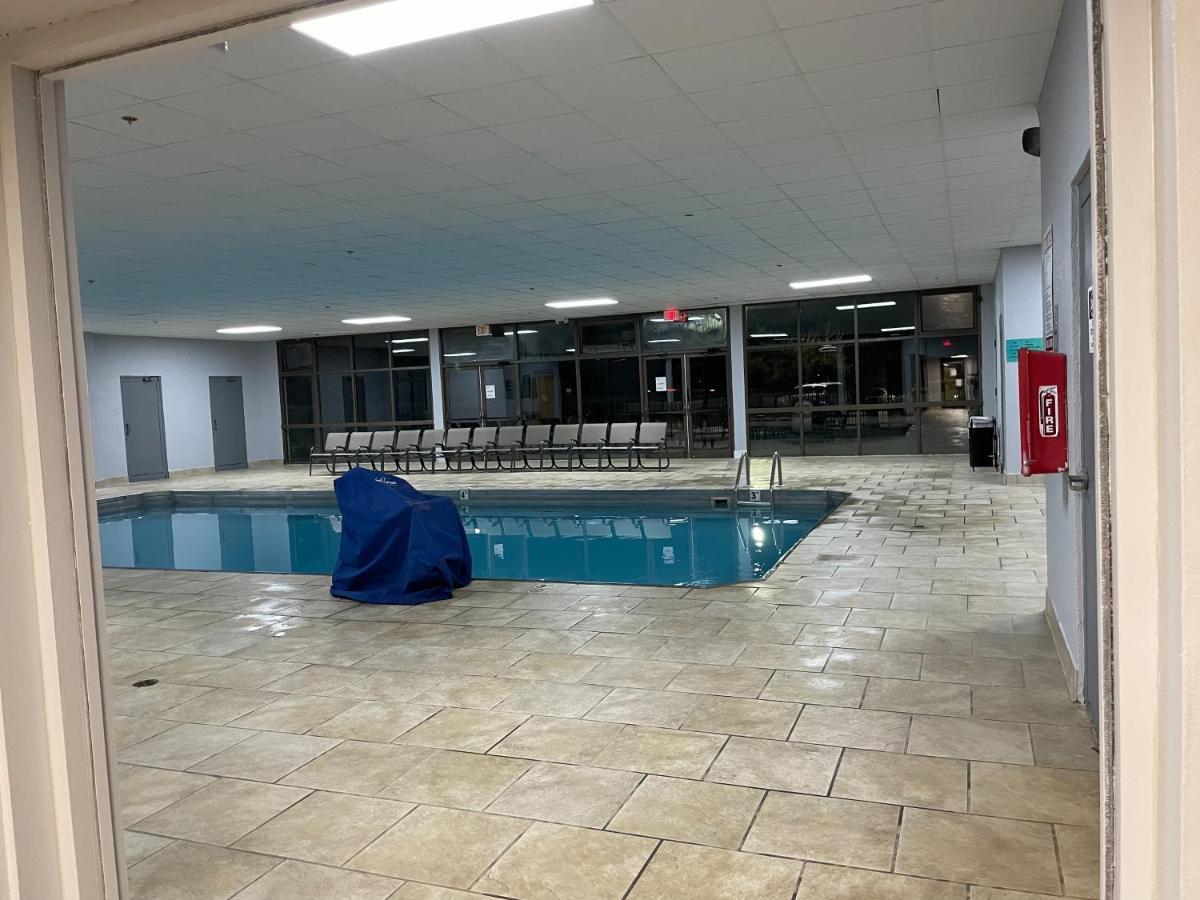 La Quinta Inn By Wyndham Davenport & Conference Center Esterno foto